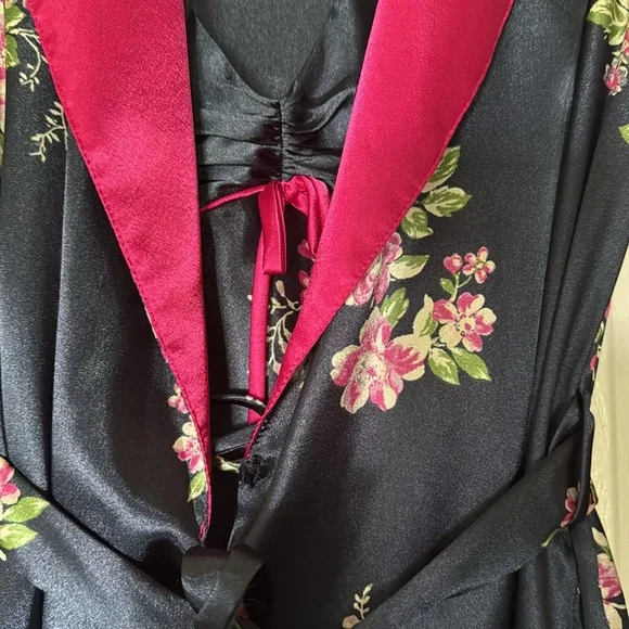 🌸 Jones New York Floral Satin Robe 🌸 - Picture 3 of 9